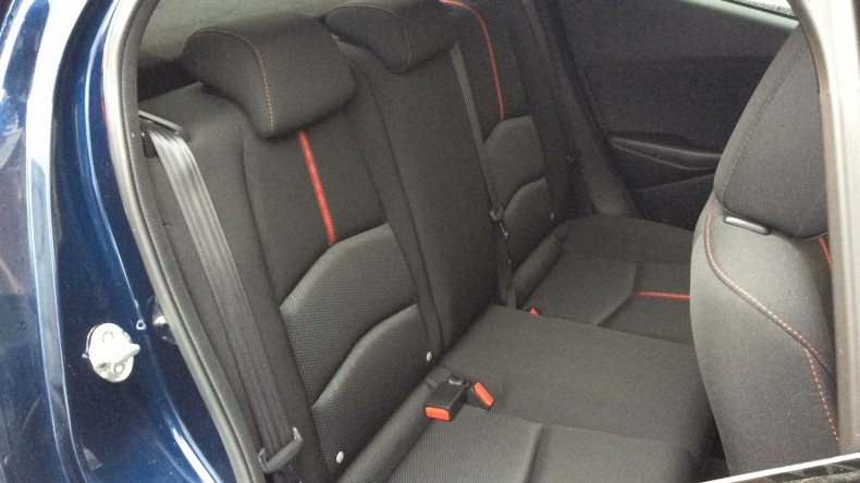 内装後方シート