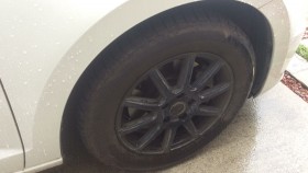 タイヤホイール前