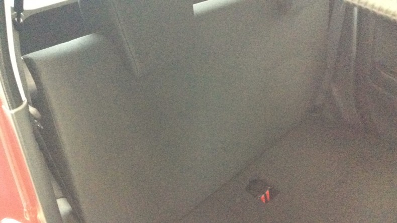 内装後方シート