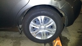 タイヤホイール前