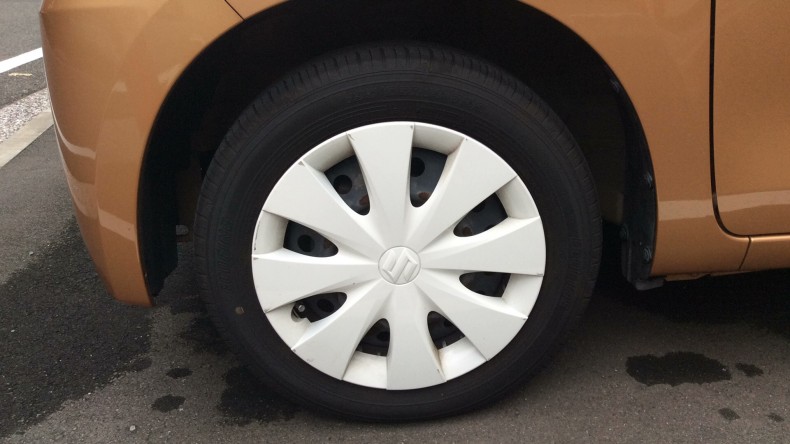 タイヤホイール前