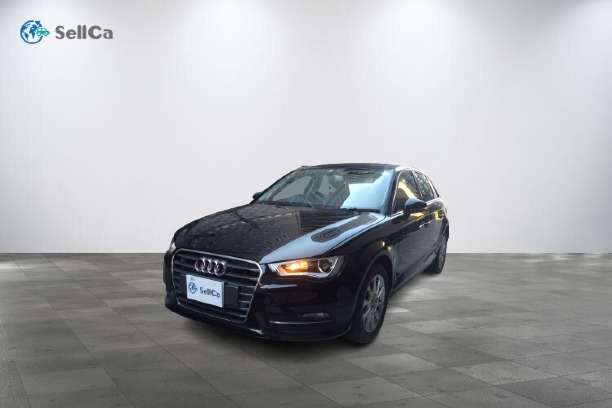 アウディ　Ａ３ スポーツバック３０ＴＦＳＩアドバンスドの車種サムネイル画像