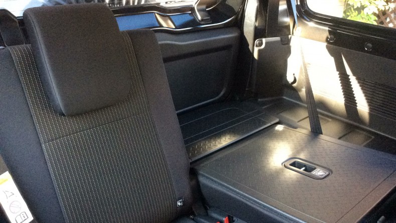 内装後方シート