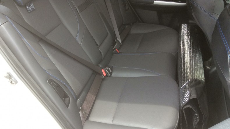 内装後方シート