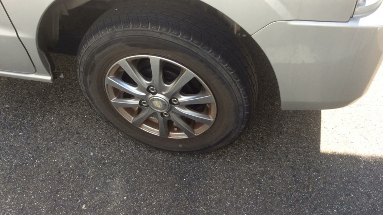 タイヤホイール前