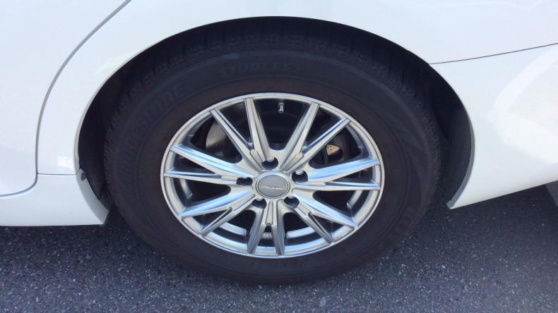 タイヤホイール前