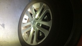 タイヤホイール前