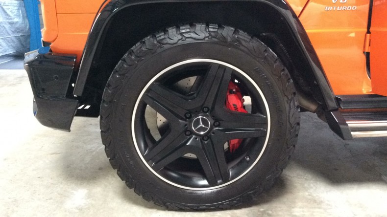 タイヤホイール前