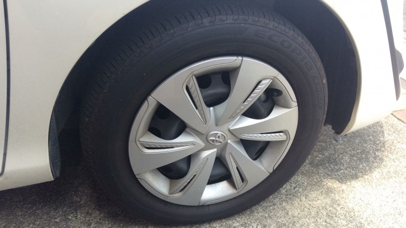 タイヤホイール前