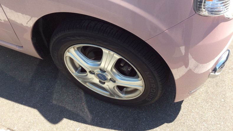 タイヤホイール前