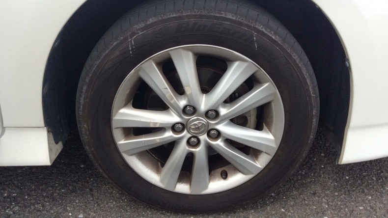 タイヤホイール前