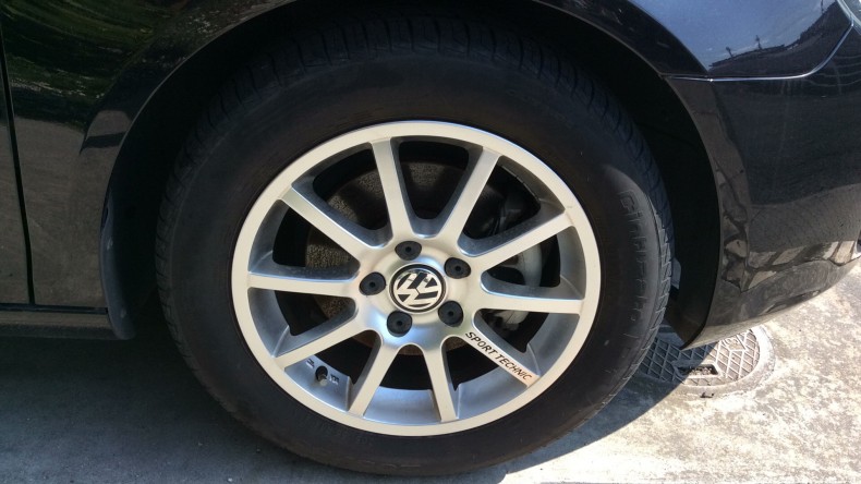 タイヤホイール前