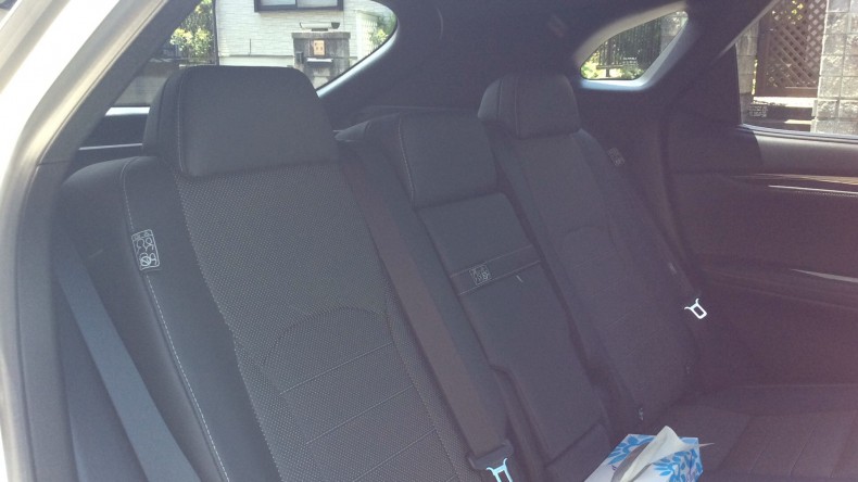 内装後方シート