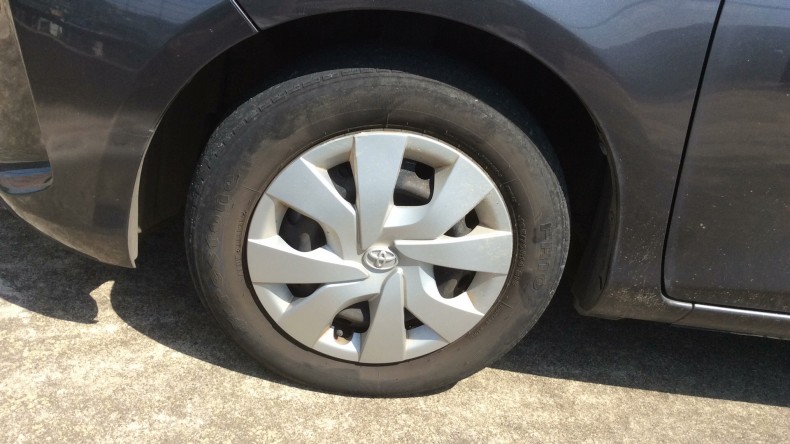 タイヤホイール前