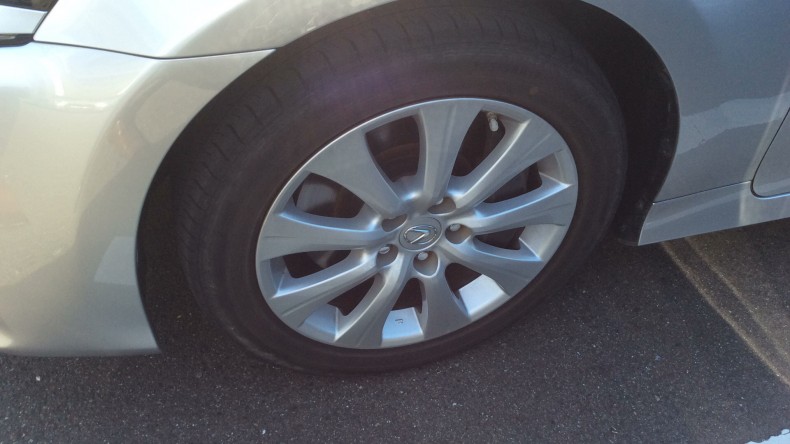 タイヤホイール前