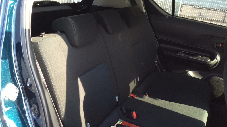 内装後方シート