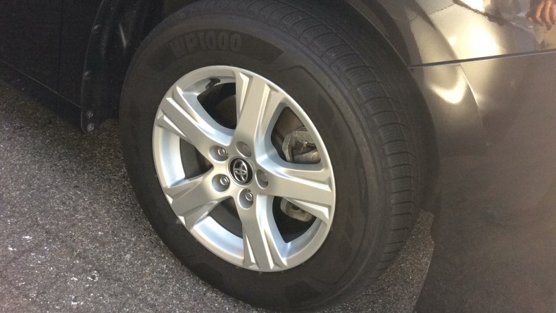 タイヤホイール前