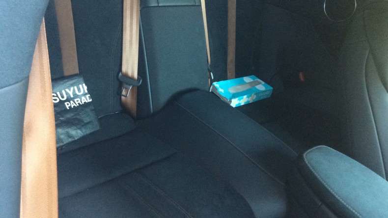 内装後方シート