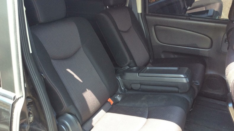 内装後方シート