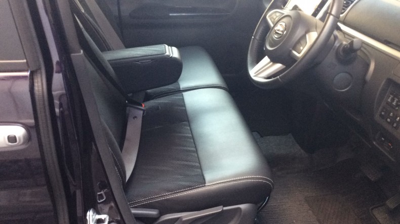 内装前方シート