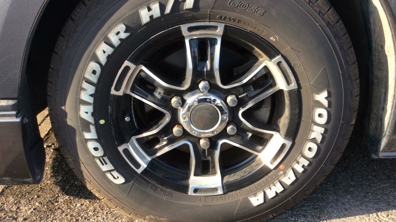 タイヤホイール前