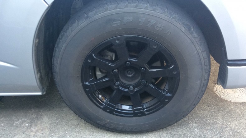 タイヤホイール前