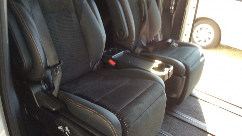 内装後方シート