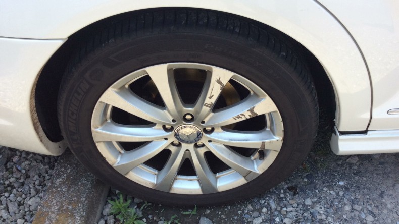 タイヤホイール前