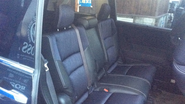 内装後方シート