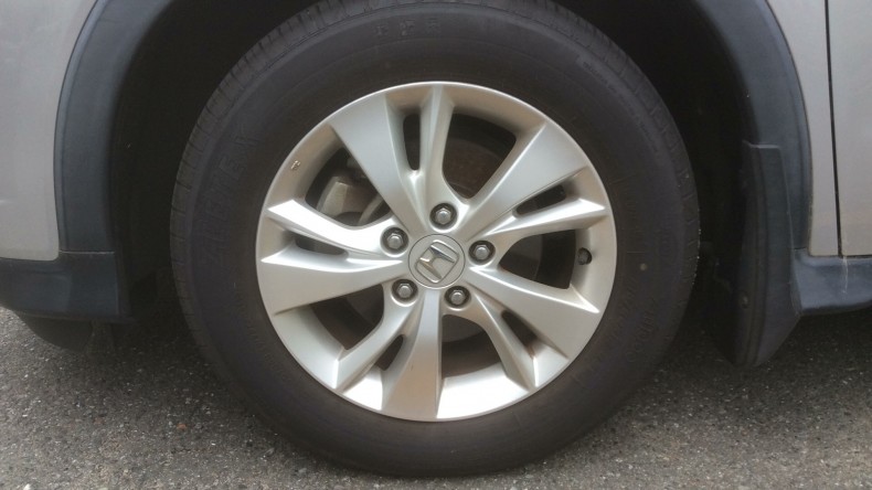 タイヤホイール前