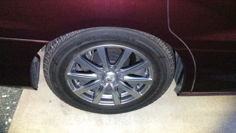 タイヤホイール前