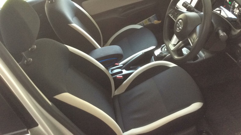 内装前方シート