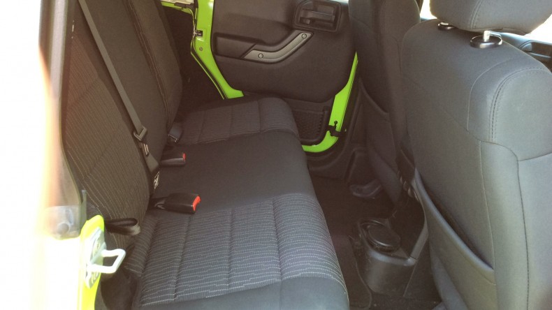 内装後方シート