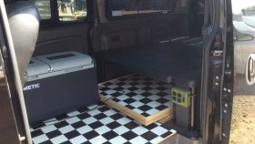 内装後方シート