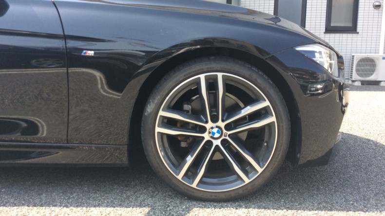 タイヤホイール前