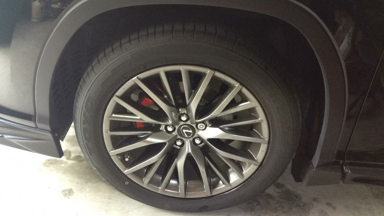 タイヤホイール前