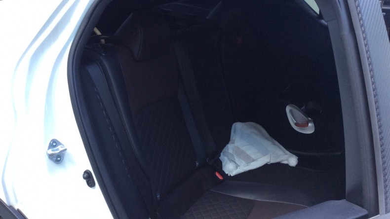 内装後方シート