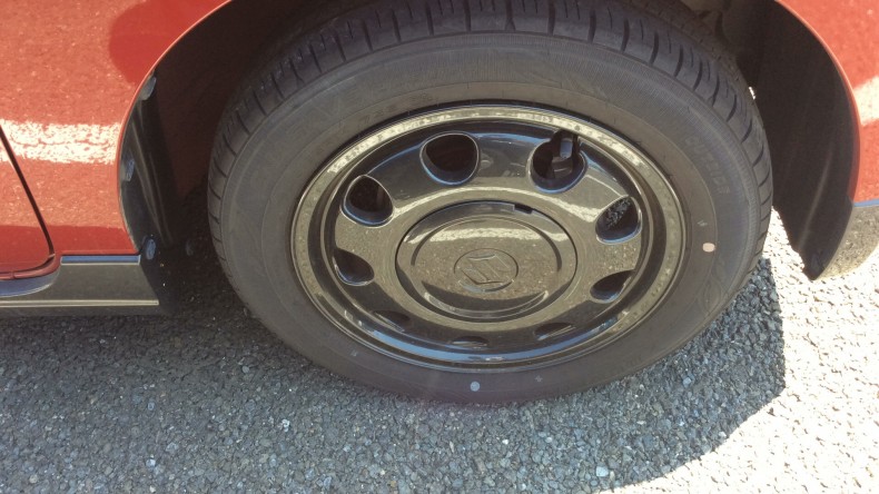 タイヤホイール前