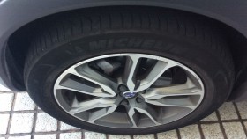 タイヤホイール前