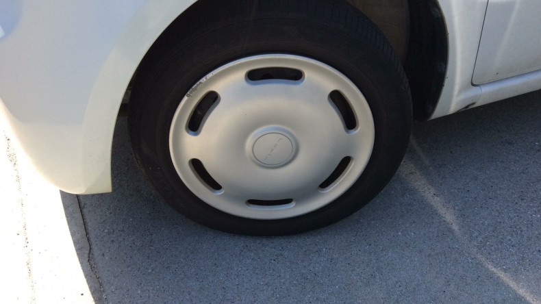 タイヤホイール前