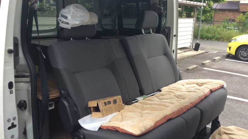 内装後方シート