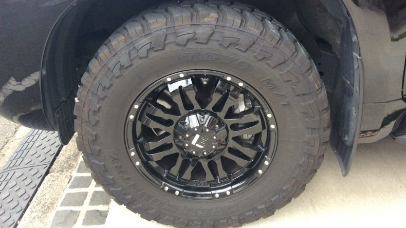 タイヤホイール前