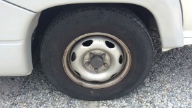 タイヤホイール前