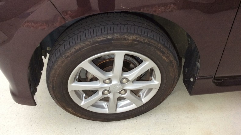 タイヤホイール前