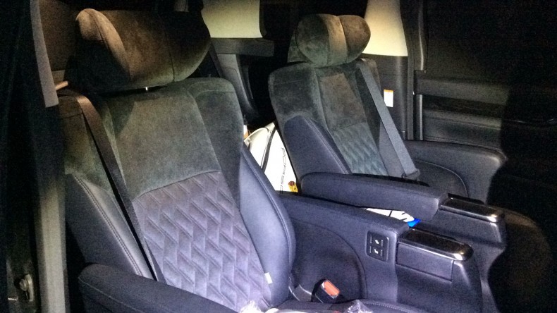 内装後方シート