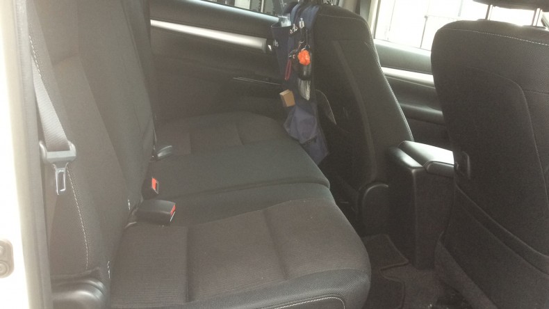 内装後方シート