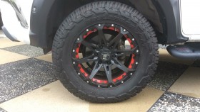 タイヤホイール前