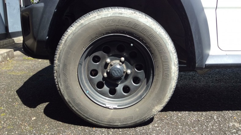 タイヤホイール前