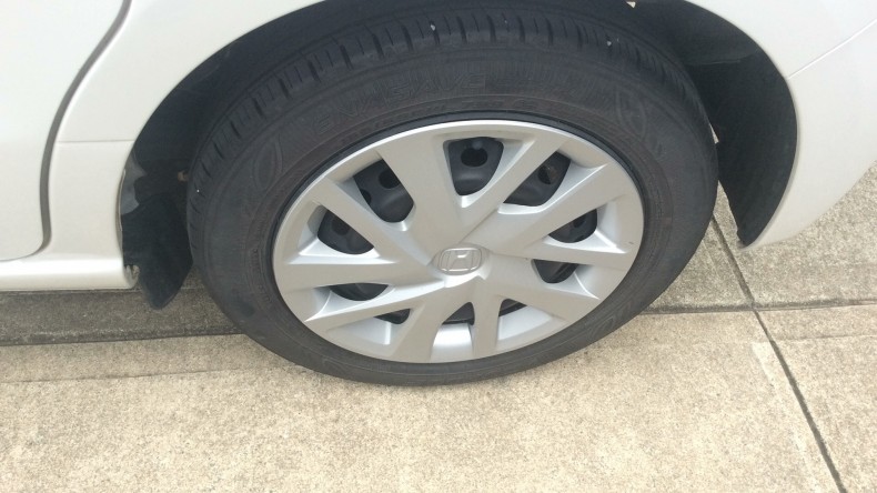 タイヤホイール前