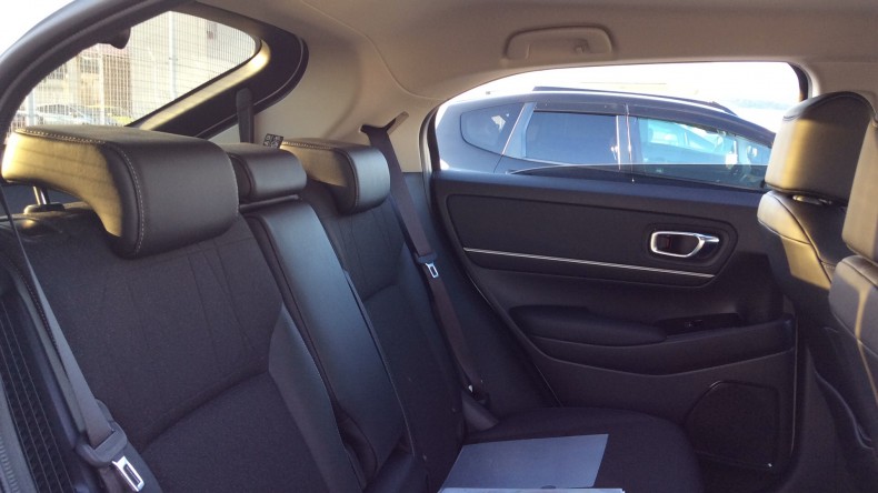 内装後方シート